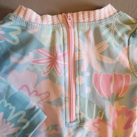 Ruffle Butts Baby Girl Swimsuit/Rashguard Size 0-3 Month - Picture 3 of 5